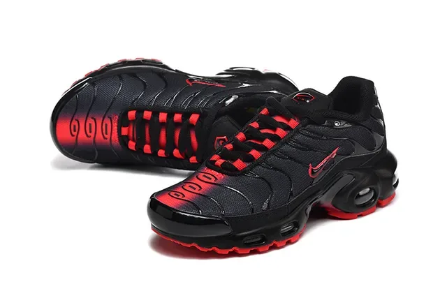 Nike Air Max Plus Light Blue and Black Lifestyle Sneakers 4