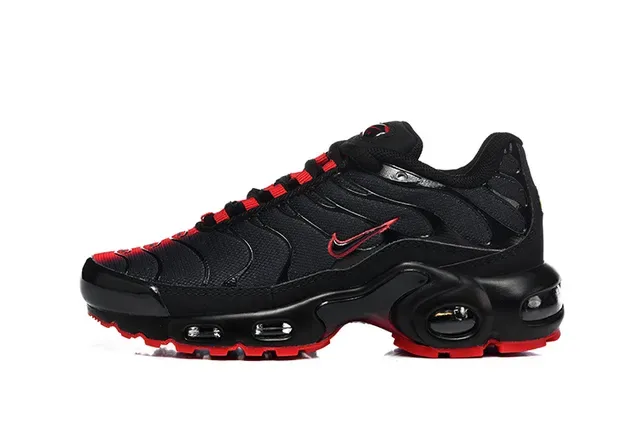 Nike Air Max Plus Light Blue and Black Lifestyle Sneakers 6