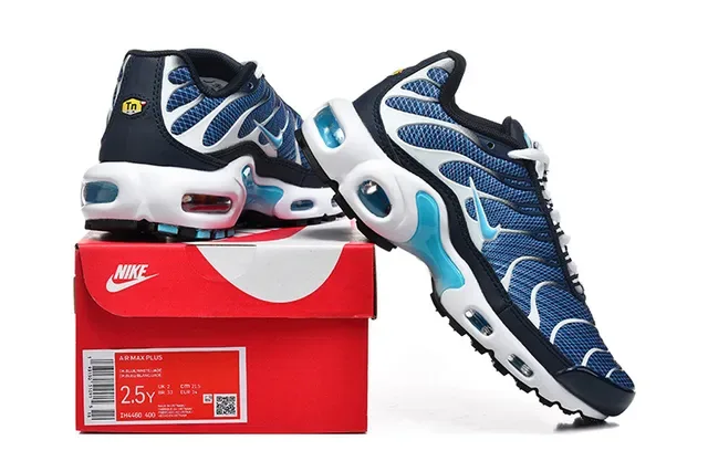 Nike Air Max Plus Light Blue and Black Lifestyle Sneakers 13