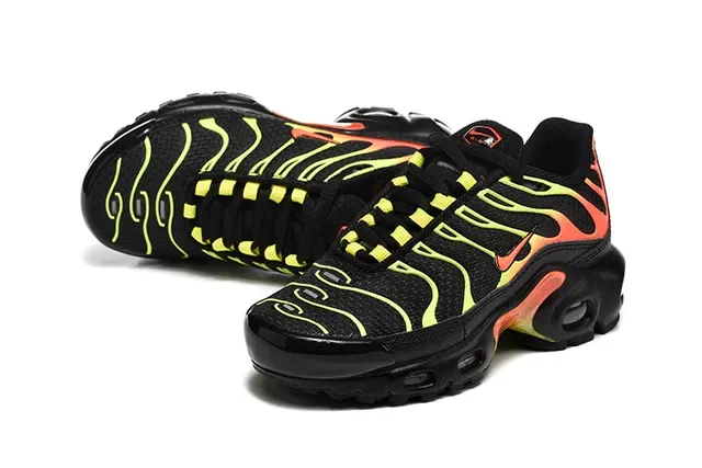 Nike Air Max Plus Light Blue and Black Lifestyle Sneakers 16