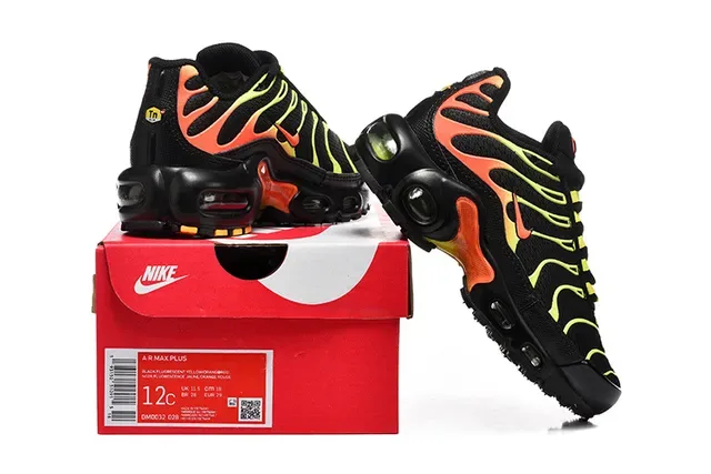 Nike Air Max Plus Light Blue and Black Lifestyle Sneakers 19