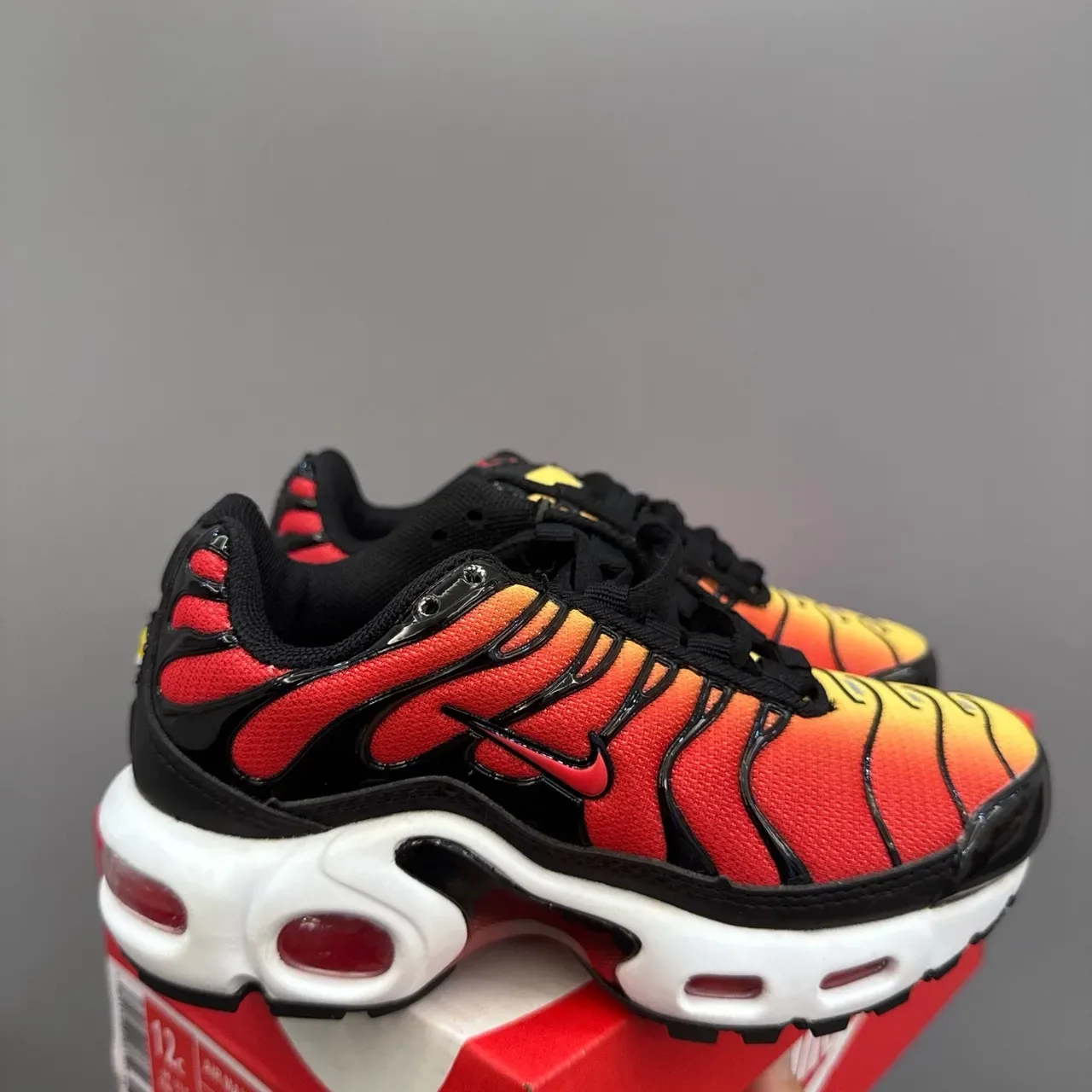 Nike Air Max Plus Multicolor Black Layered Wave Overlays Visible Unit Lifestyle Sneakers 12