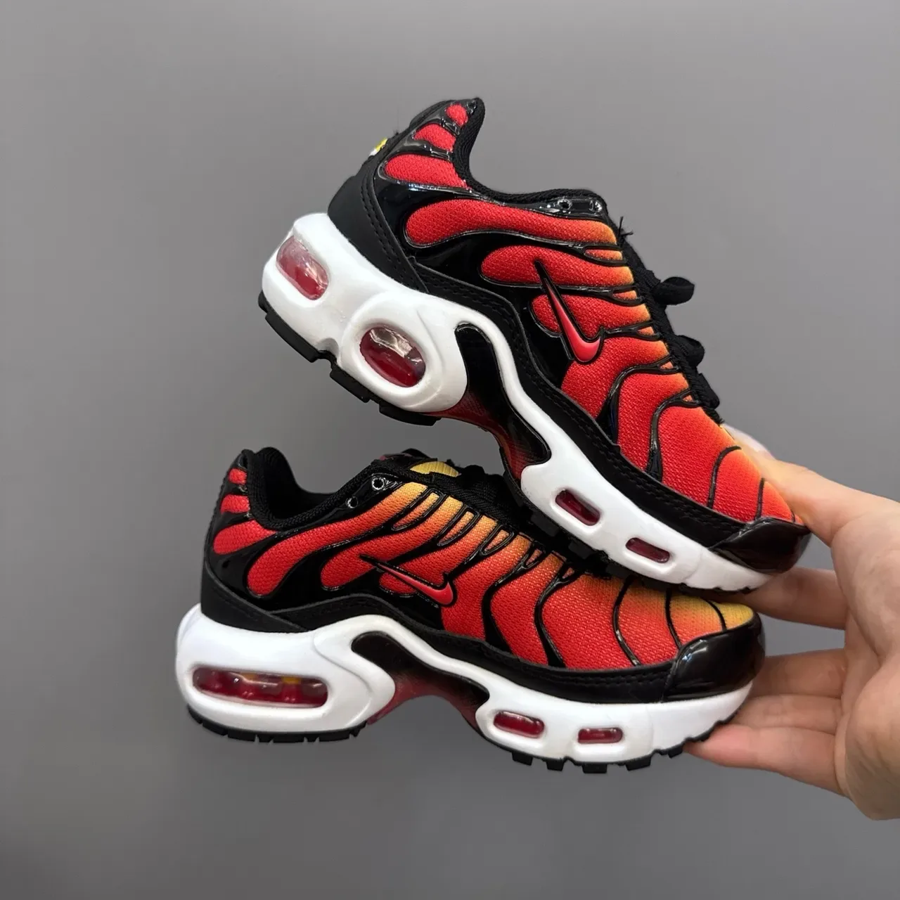 Nike Air Max Plus Multicolor Black Layered Wave Overlays Visible Unit Lifestyle Sneakers 13