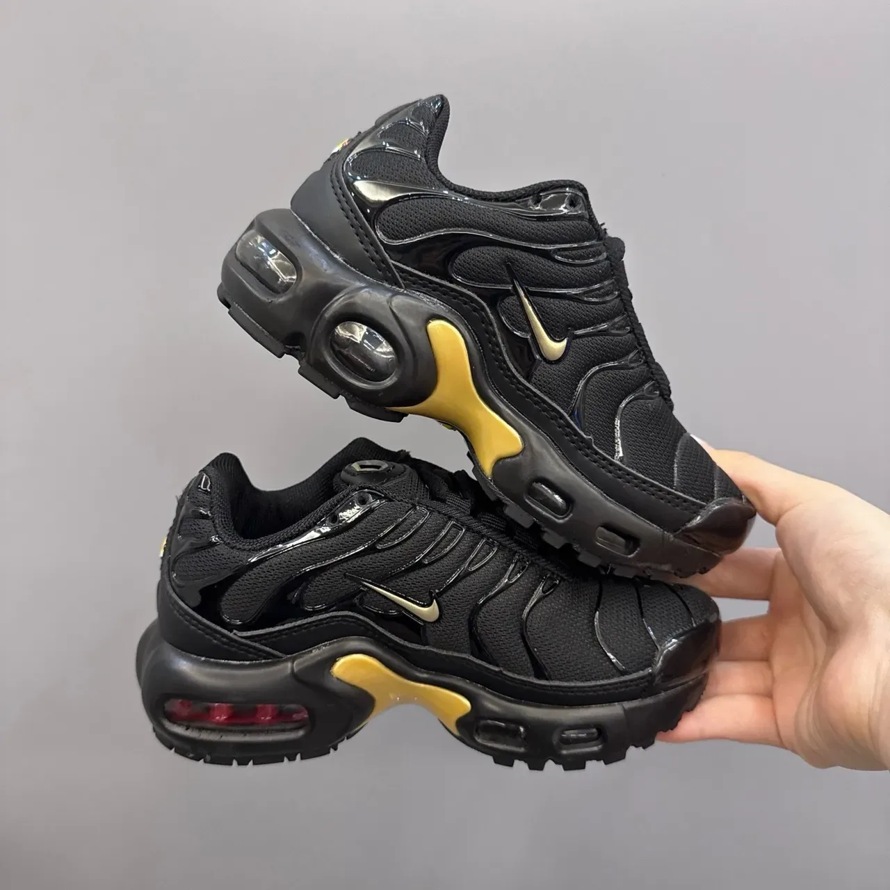 Nike Air Max Plus Multicolor Black Layered Wave Overlays Visible Unit Lifestyle Sneakers 22