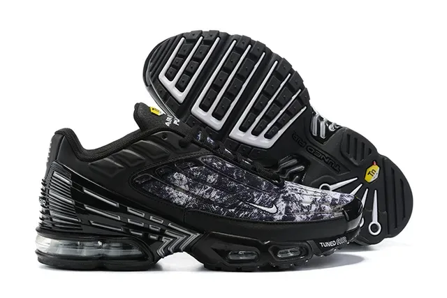 Nike Air Max Plus Tuned Black Blue Lifestyle Sneakers 15