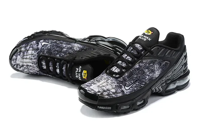 Nike Air Max Plus Tuned Black Blue Lifestyle Sneakers 16