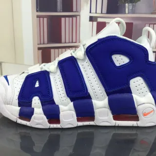 Nike Air More Uptempo Blanco y Azul Real Zapatos de Baloncesto