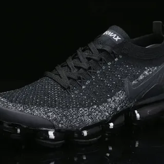 Nike Air VaporMax Tênis de corrida pretos de tricô com manchas