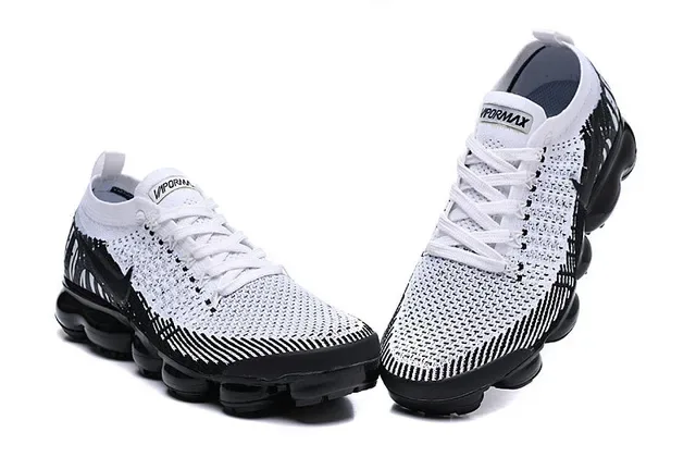 نایک Air VaporMax Flyknit أبيض وأسود سنيكرز لايف ستايل 4