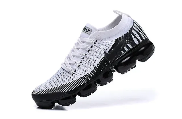 نایک Air VaporMax Flyknit أبيض وأسود سنيكرز لايف ستايل 5