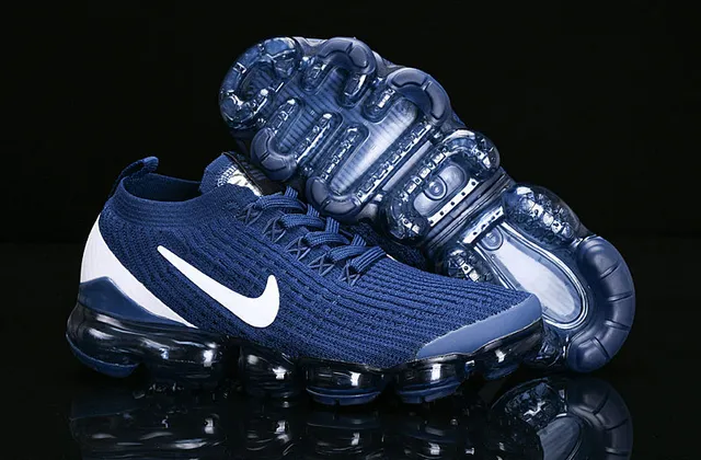 Nike Air VaporMax Chaussures de course bleu marine et blanc 14