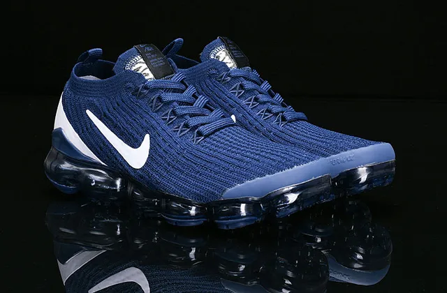 Nike Air VaporMax Chaussures de course bleu marine et blanc 15