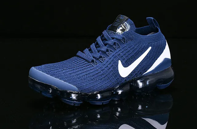 Nike Air VaporMax Chaussures de course bleu marine et blanc 16