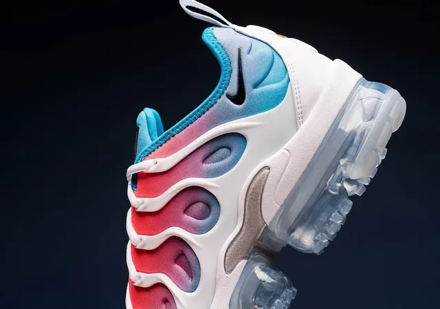 Nike Air VaporMax Plus Gradient Mesh Lifestyle Sneakers 6