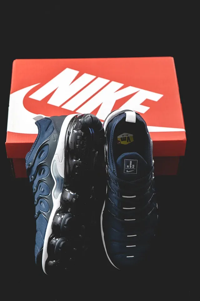 Nike Air VaporMax Plus Navy tênis lifestyle 2
