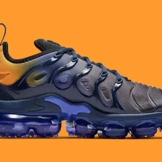 Nike Air VaporMax Plus Navy Purple Orange Gradient Lifestyle Sneakers