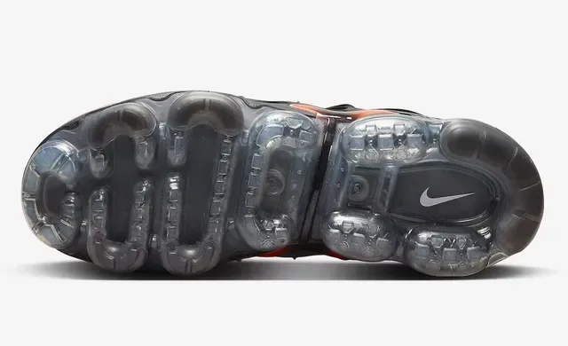 Nike Air VaporMax Plus Red and Black Lifestyle Sneakers 2