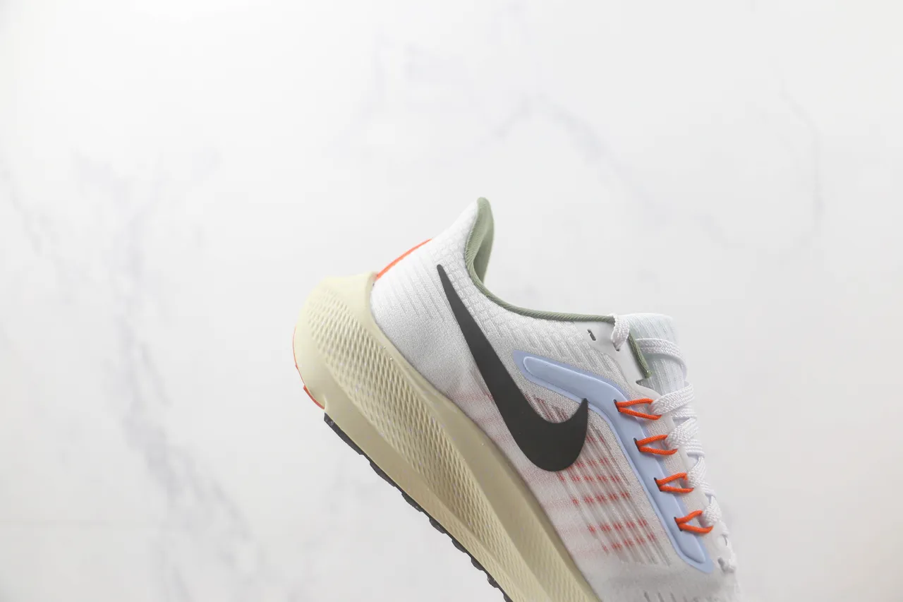 Nike Air Zoom Pegasus zapatillas blancas naranjas crema para correr 5