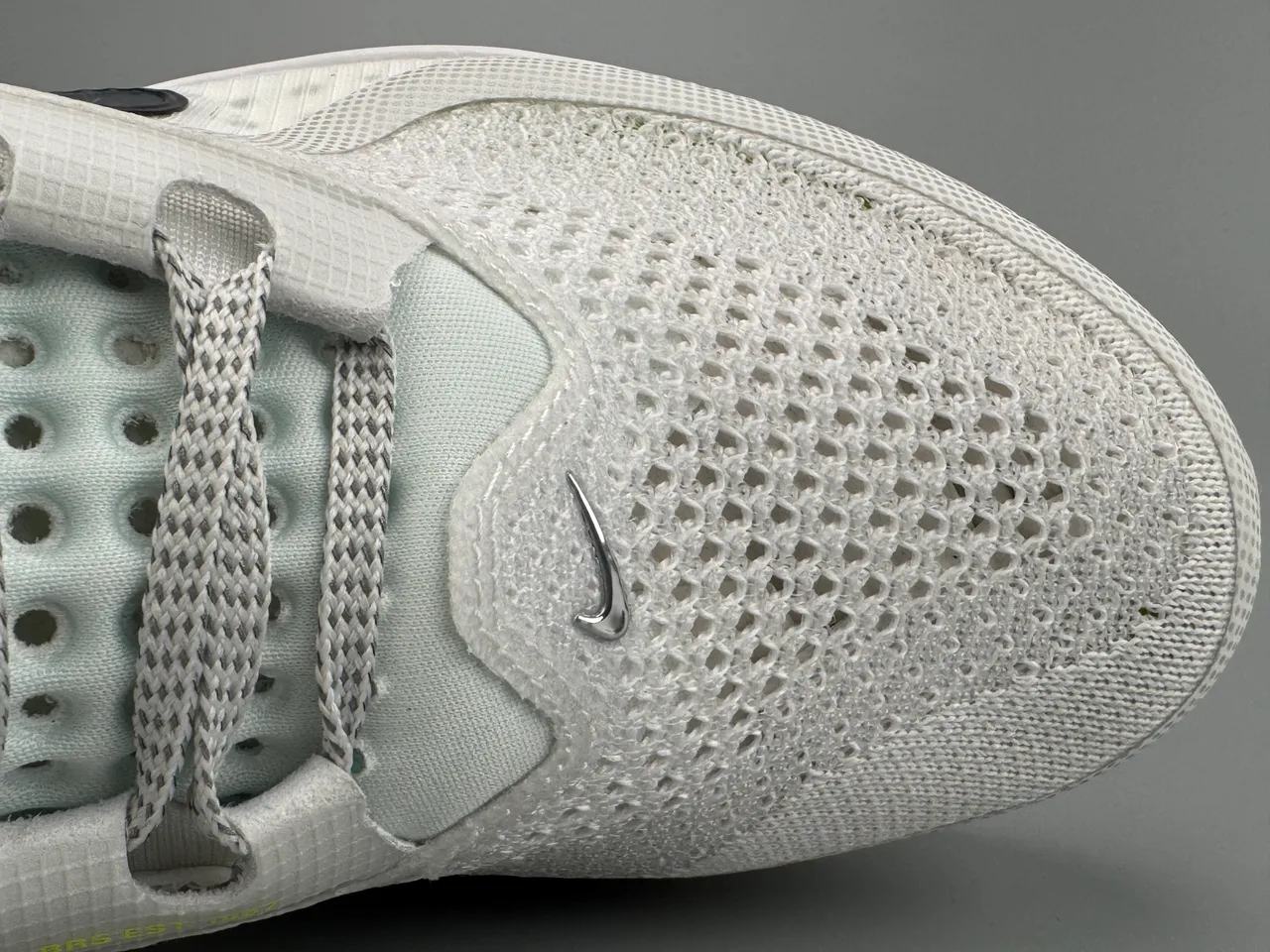 Nike Air Zoom Pegasus White Yellow Engineered Mesh Upper Full-Length Visible Unit Running Shoes 2