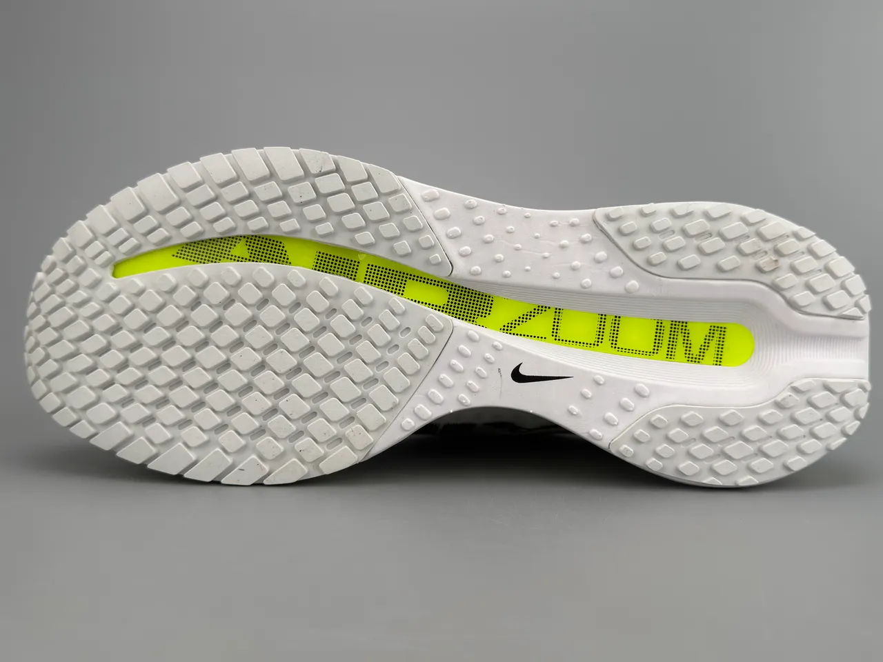 Nike Air Zoom Pegasus White Yellow Engineered Mesh Upper Full-Length Visible Unit Running Shoes 8