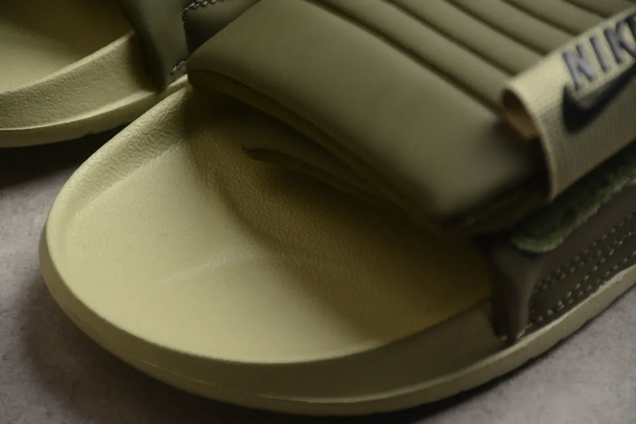 Nike Army Green Beige Chaussures de Maison Sangle Tissu Large Semelle en Mousse Moldée 7