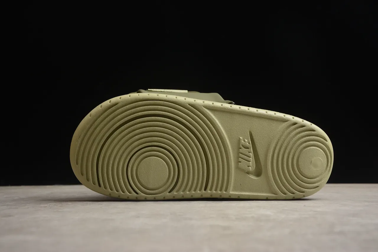 Nike Army Green Beige Chaussures de Maison Sangle Tissu Large Semelle en Mousse Moldée 10