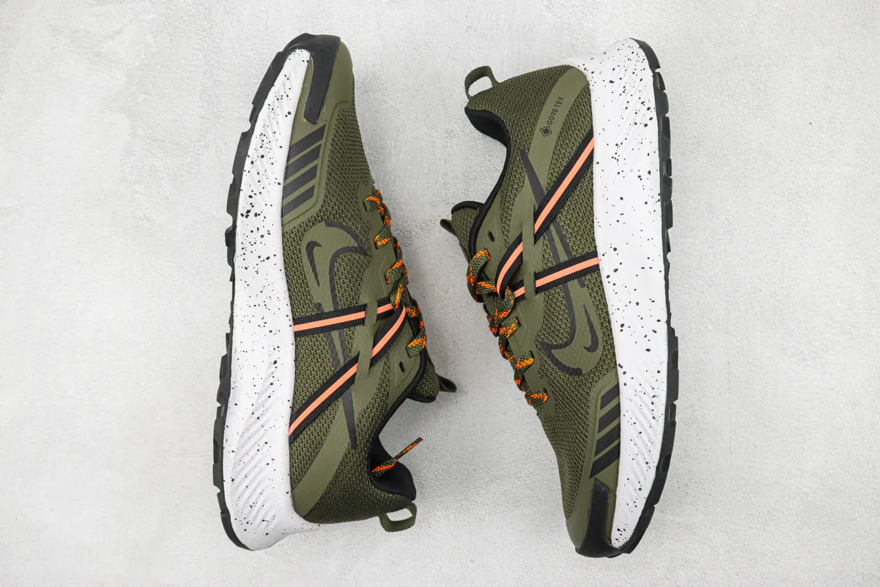 Chaussures de course Nike avec upper en mesh de couleur Army Green Orange avec imperméabilisation GORE-TEX 2
