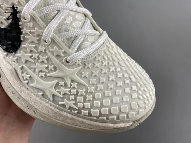 Nike Beige Black Star-Embossed Upper Mid-Cut Silhouette Basketball Shoes 3