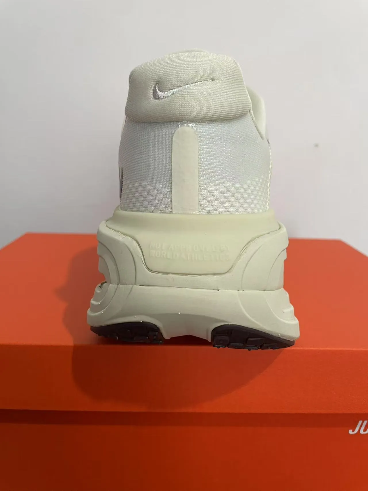 Nike Beige Brown Engineered Mesh Upper Visible Air Zoom Unit Running Shoes 2