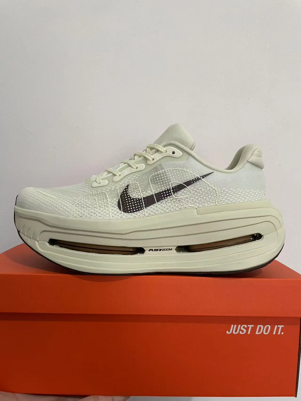 Nike Beige Brown Engineered Mesh Upper Visible Air Zoom Unit Running Shoes 5