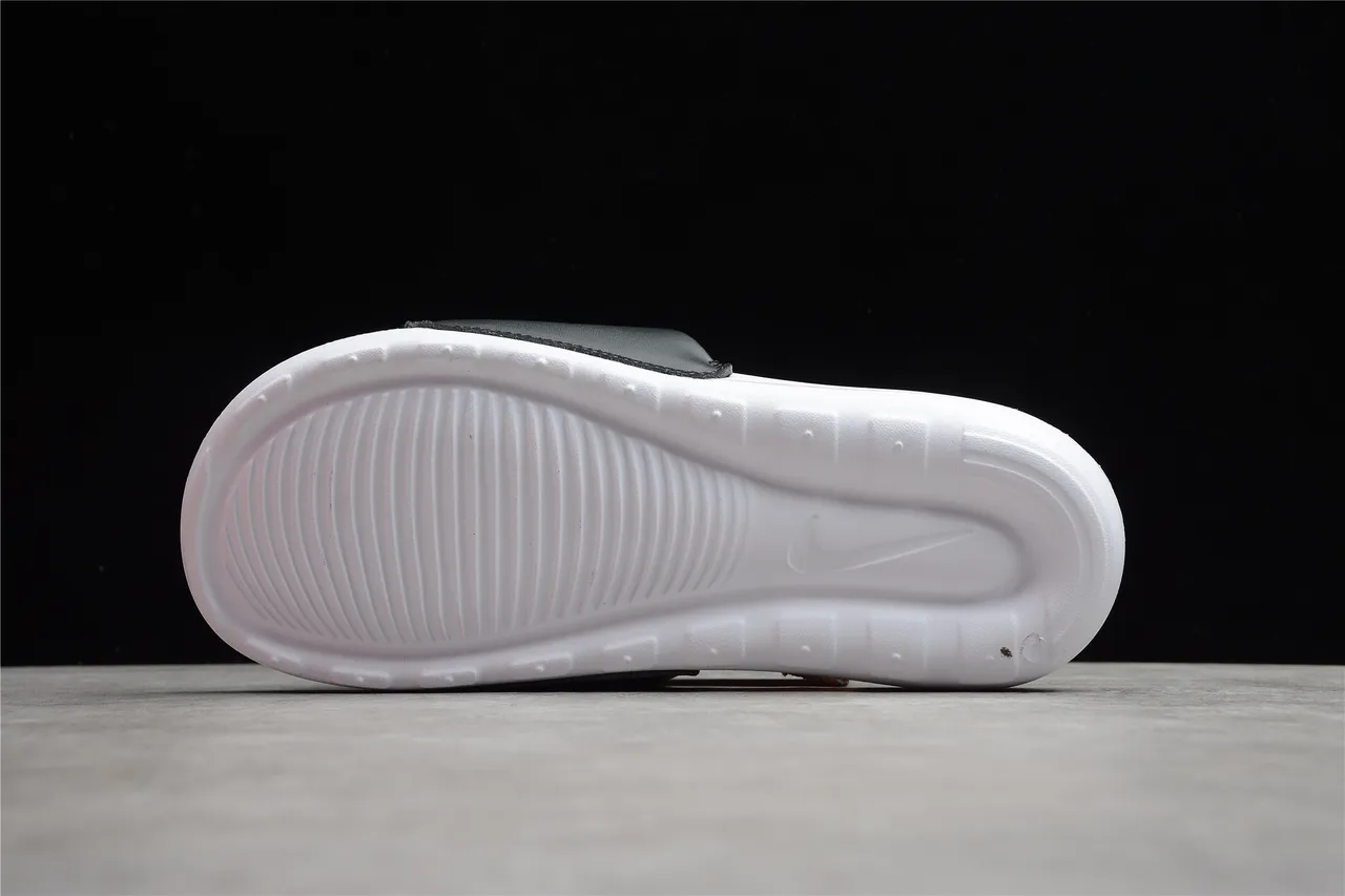 Nike Benassi JDI Black and White Slide Slippers 8