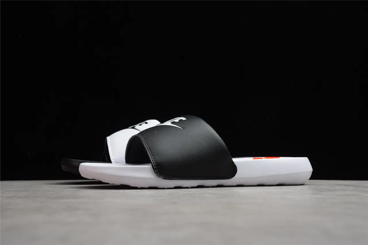 Nike Benassi JDI Black and White Slide Slippers 11