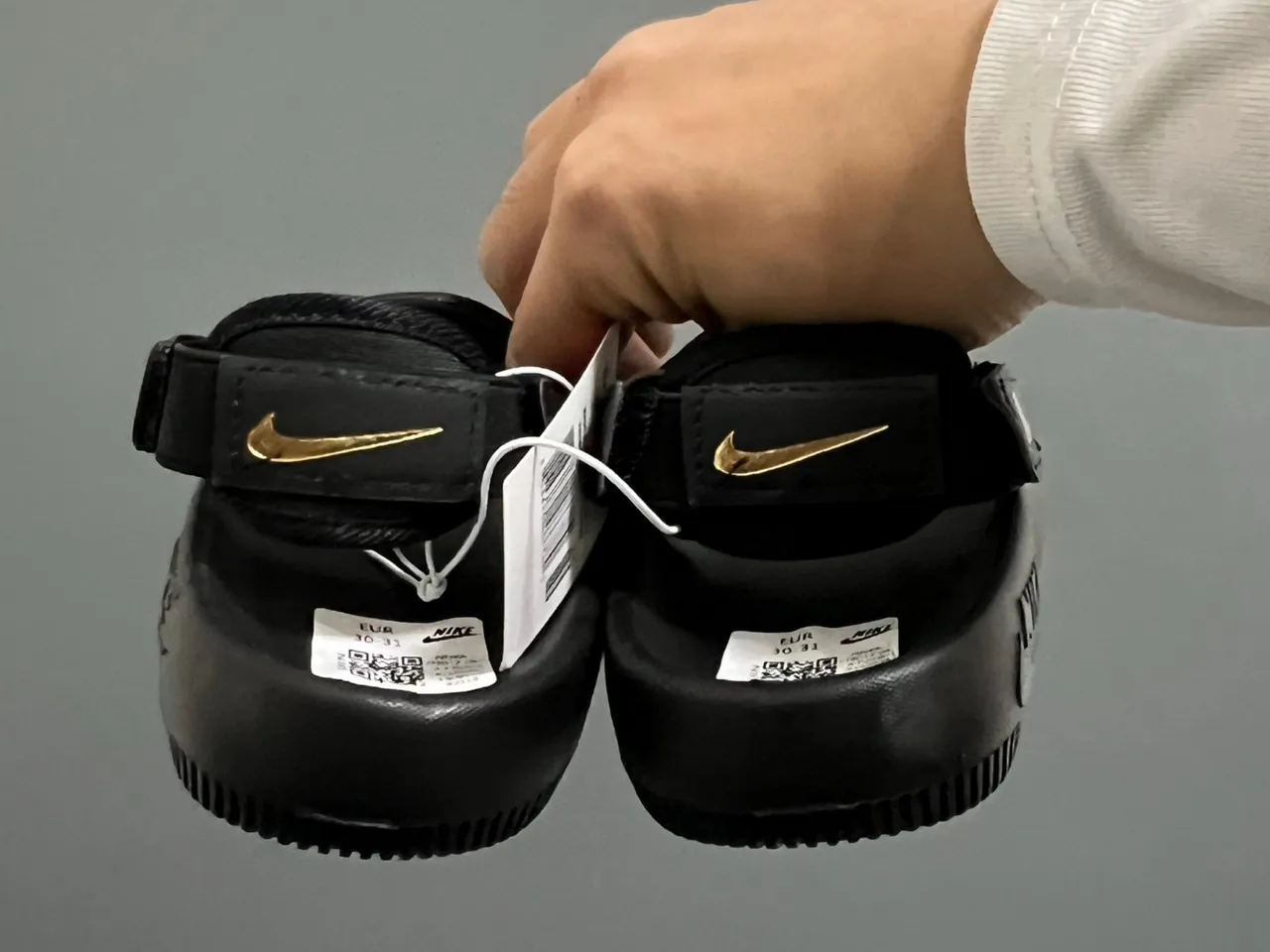 Nike Benassi Slide Black Gold Casual Sandals 21