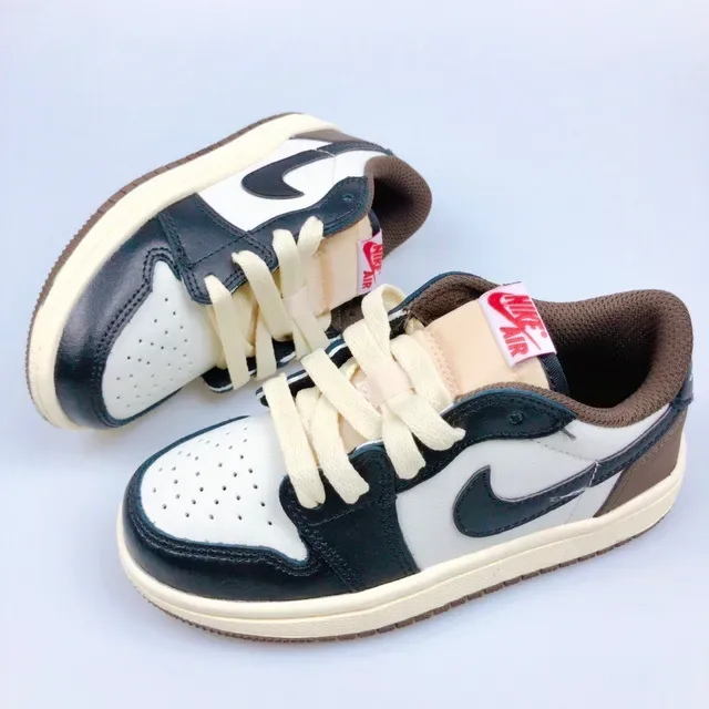Nike Black Beige Low-Top Padded Collar Lifestyle Sneakers 8