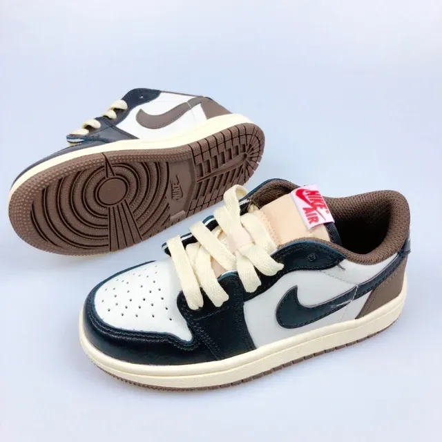 Nike Black Beige Low-Top Padded Collar Lifestyle Sneakers 10