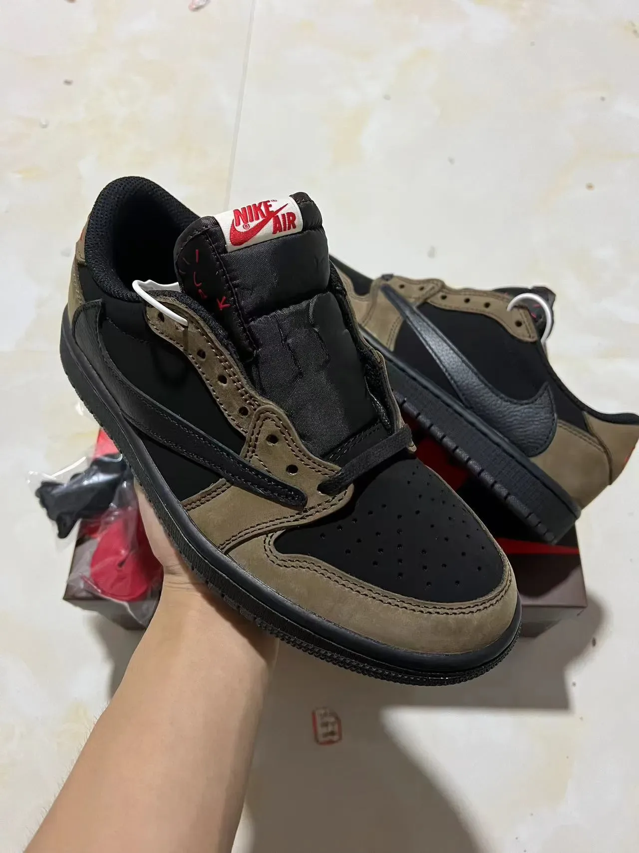 Nike Black Brown Low-Top Suede And Leather Panelled Lifestyle Sneakers 2