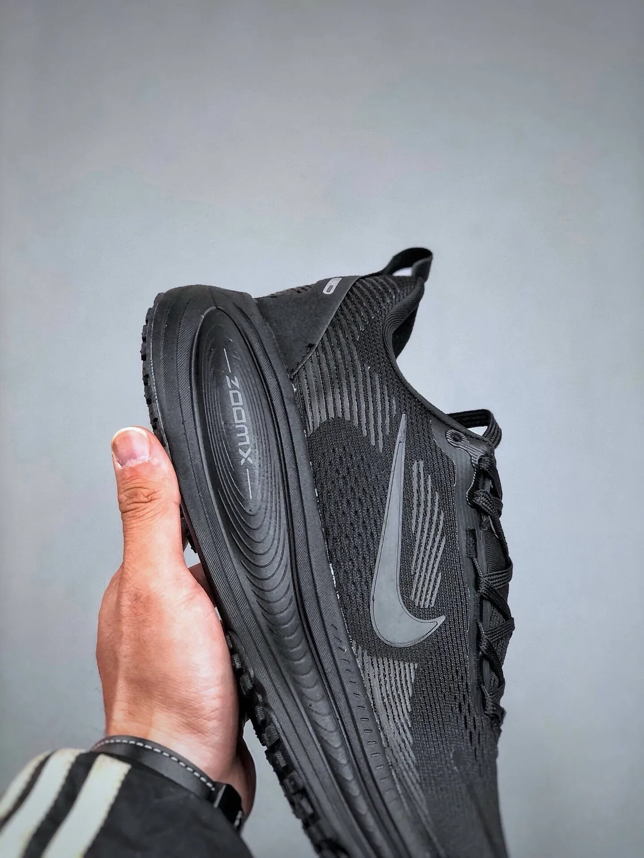Nike Black Monochromatic Engineered Mesh Upper Running Shoes 3