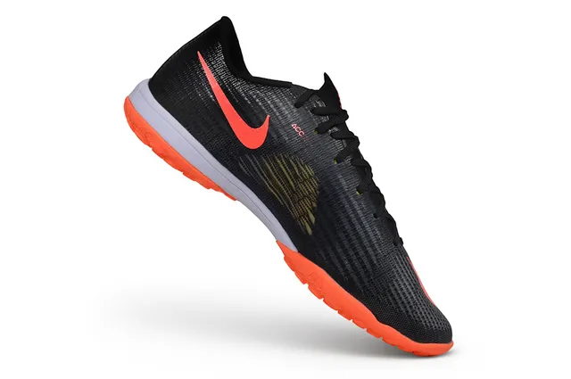 Nike Negro Naranja Flyweave Knit Upper Bajo Cuello Turf Zapatos de fútbol 3