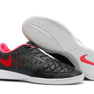 Nike 黑色粉色绗缝鞋头穿孔合成笼室内足球鞋