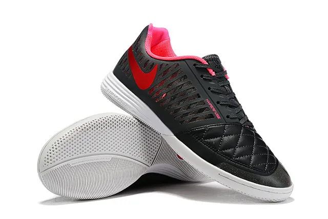Nike Chaussures de soccer indoor noires et roses avec boîte à orteils matelassée perforée en synthétique 12
