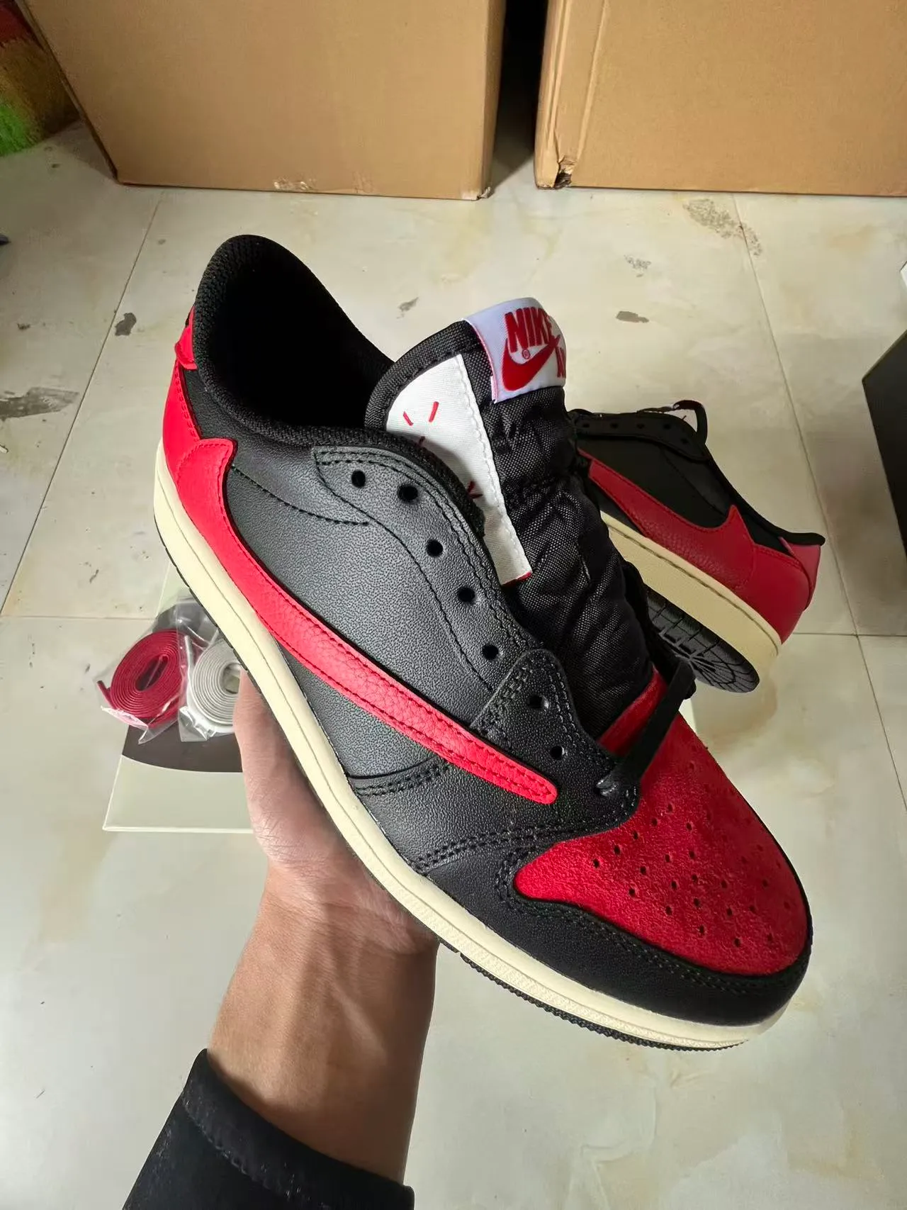 Nike Black Red Low-Top Silhouette Cream Midsole Lifestyle Sneakers 2