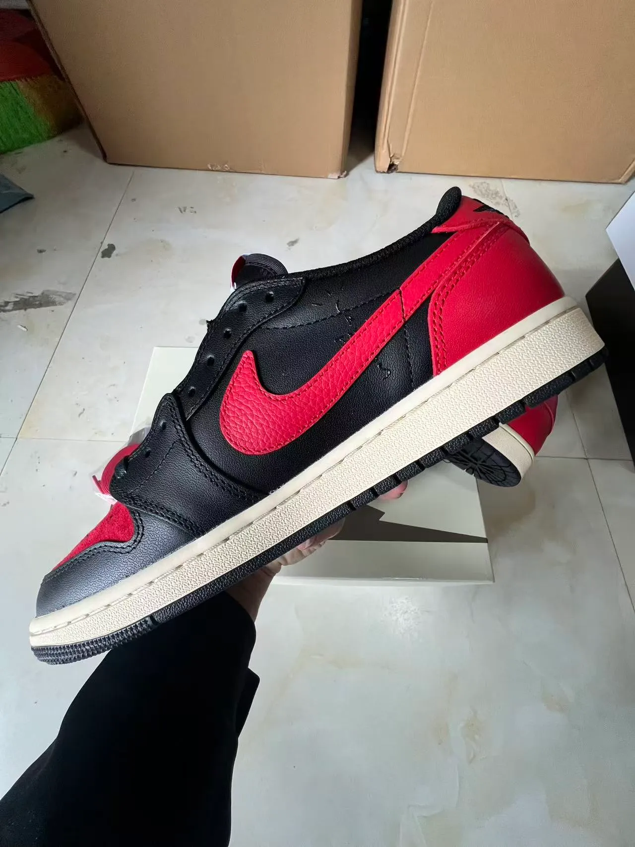 Nike Black Red Low-Top Silhouette Cream Midsole Lifestyle Sneakers 5