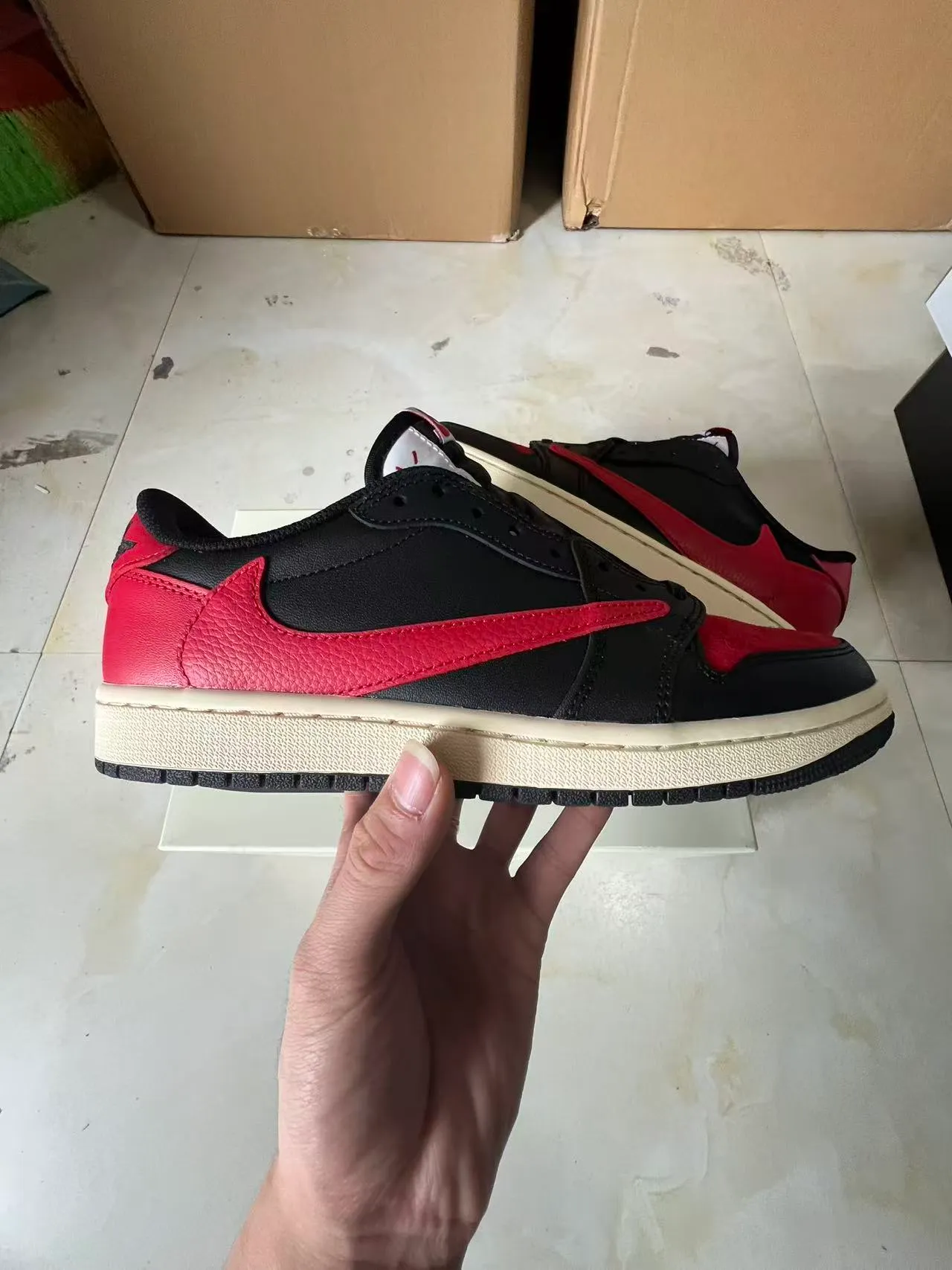 Nike Black Red Low-Top Silhouette Cream Midsole Lifestyle Sneakers 7