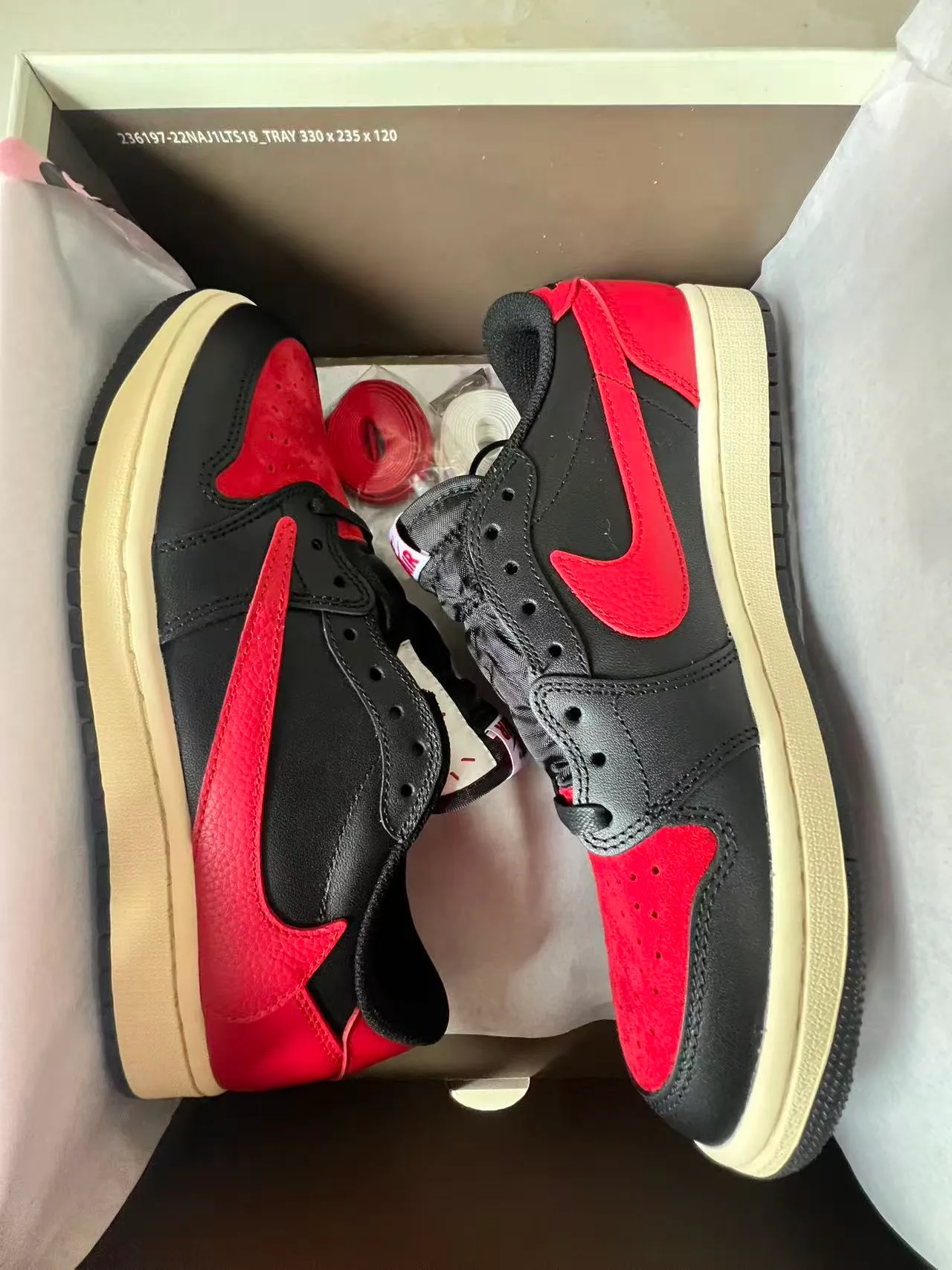 Nike Black Red Low-Top Silhouette Cream Midsole Lifestyle Sneakers 10