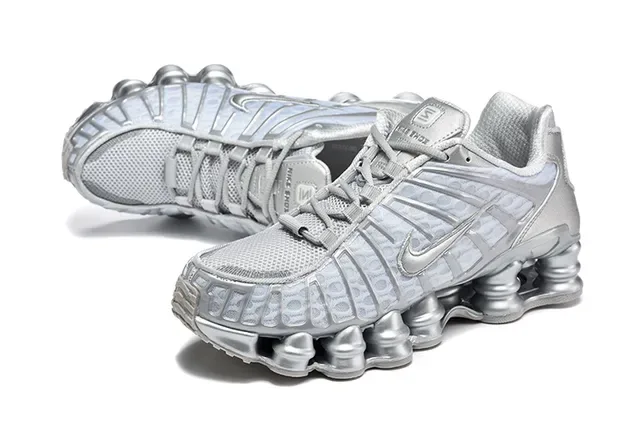 Nike Black Red Shox Column Cushioning Layered Synthetic Cage Lifestyle Sneakers 23