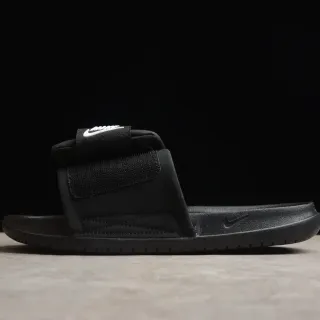 नाइके काला सफेद एक पट्टी गद्देदार Velcro बंद चप्पल