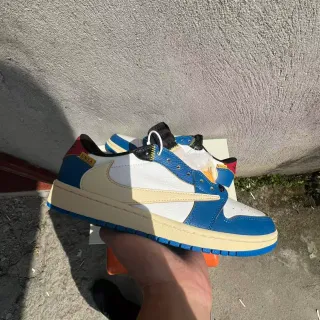 Nike Blue Beige Low-Top Silhouette Multi-Panel Leather Construction Lifestyle Sneakers