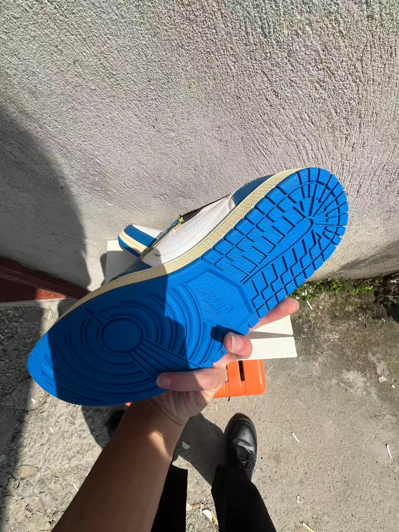 Nike Blue Beige Low-Top Silhouette Multi-Panel Leather Construction Lifestyle Sneakers 6
