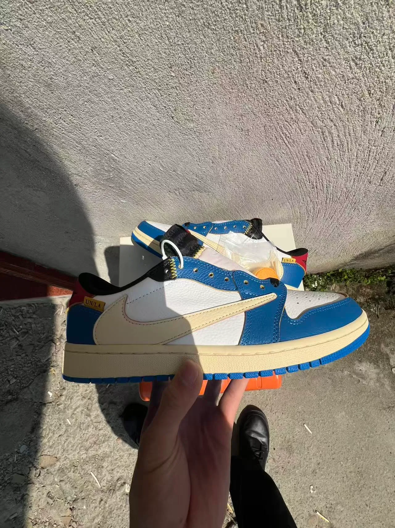Nike Blue Beige Low-Top Silhouette Multi-Panel Leather Construction Lifestyle Sneakers 7