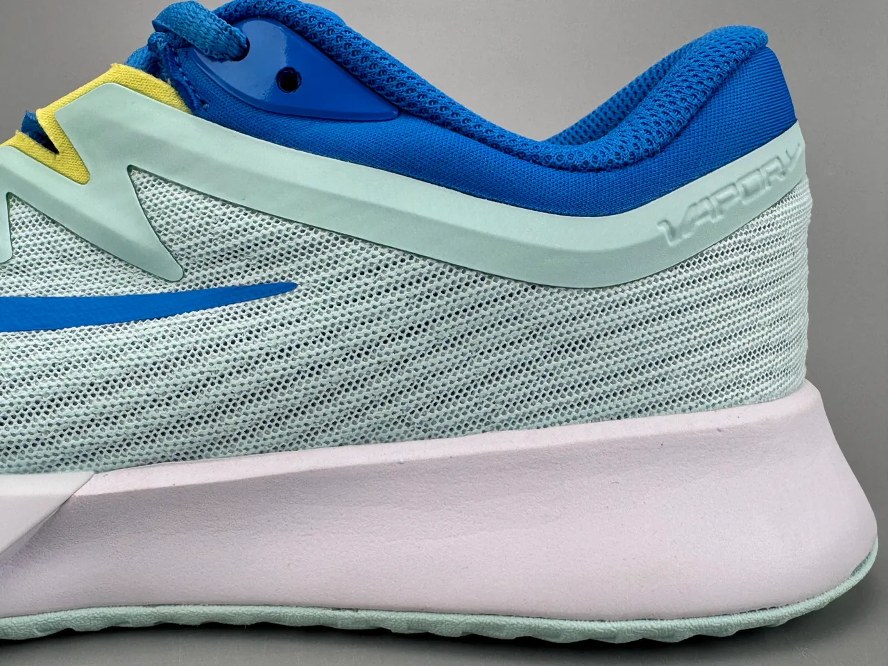 Nike Blue White Mesh Upper Synthetic Cage Overlay Running Shoes 7